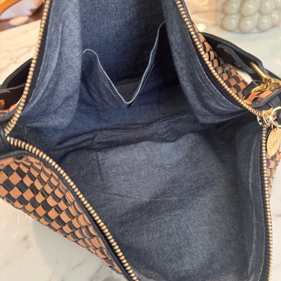 CLARE V : MOYEN MESSENGER : BLACK & NATURAL WOVEN CHECKER - Picture 3 of 5